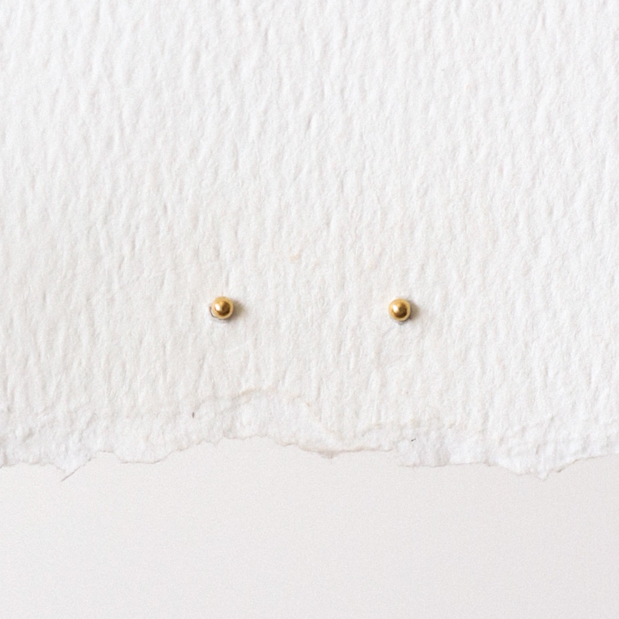 Mini Gold Ball Threadless Earring