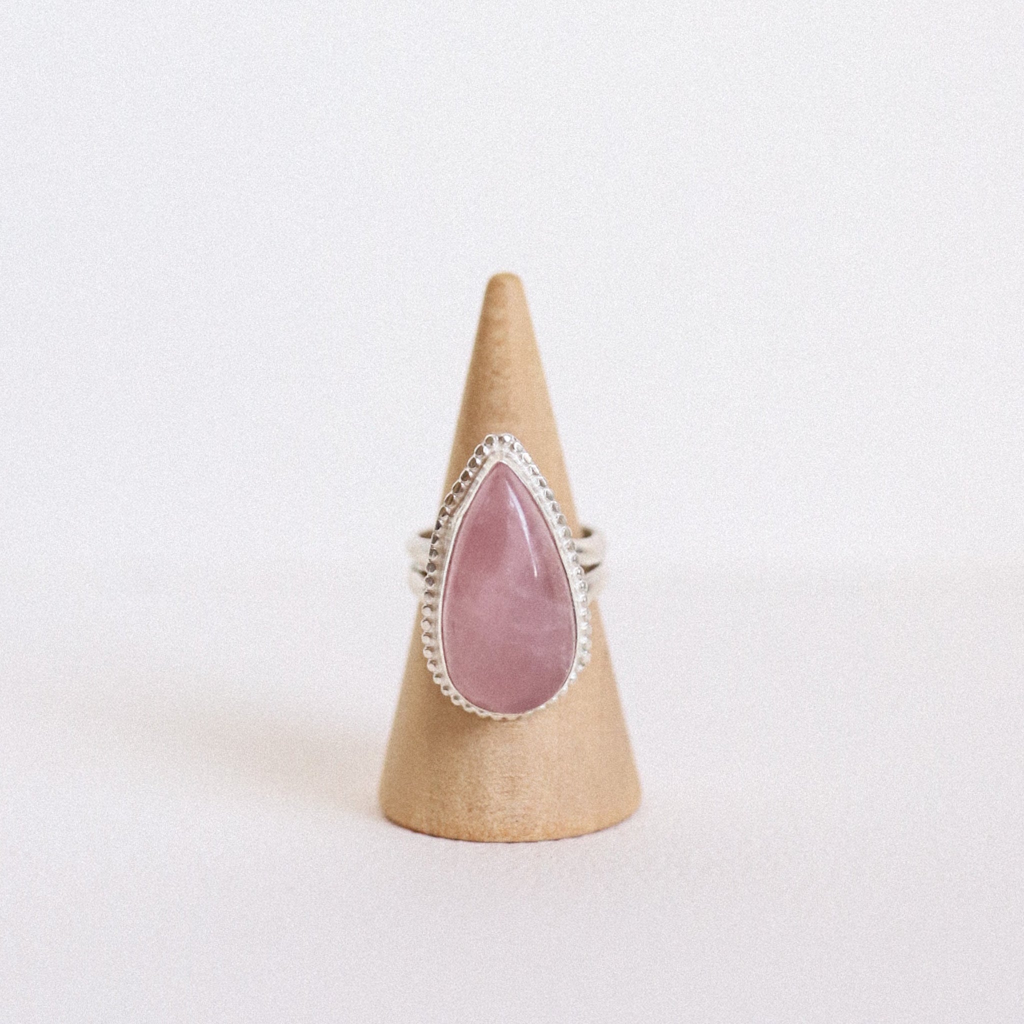 (5.5) Silver Rose Quartz Ring