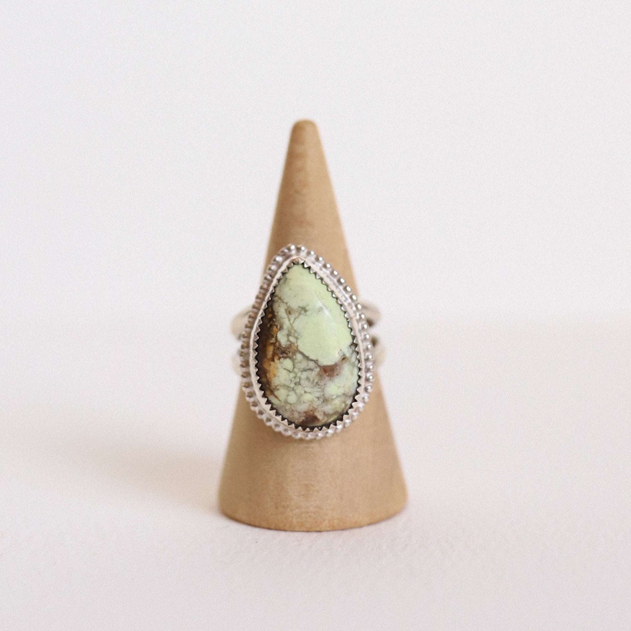 (6.5) Silver Lemon Chrysoprase Ring