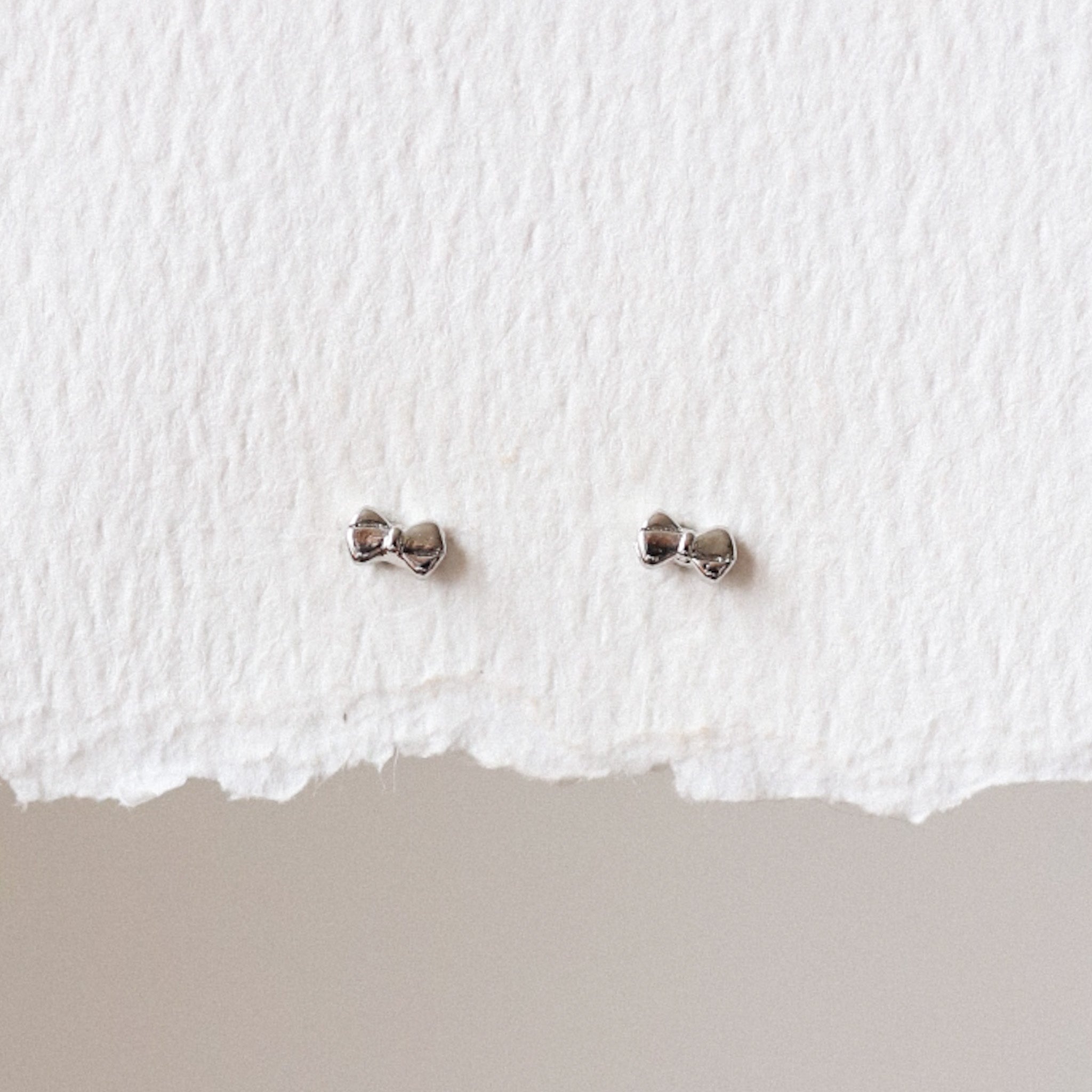 Bow Stud Threadless Earring - Gold or Silver