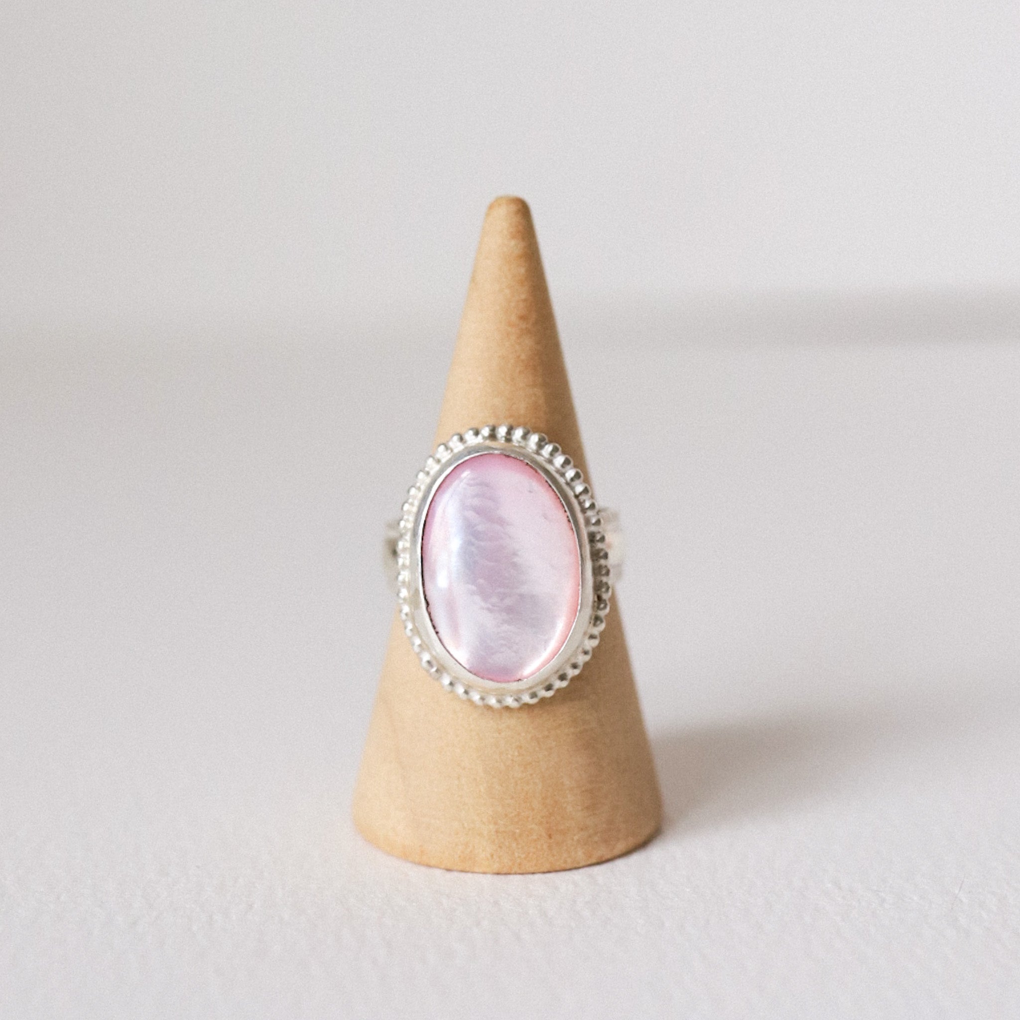 (6.25) Silver Mother of Pearl Ring