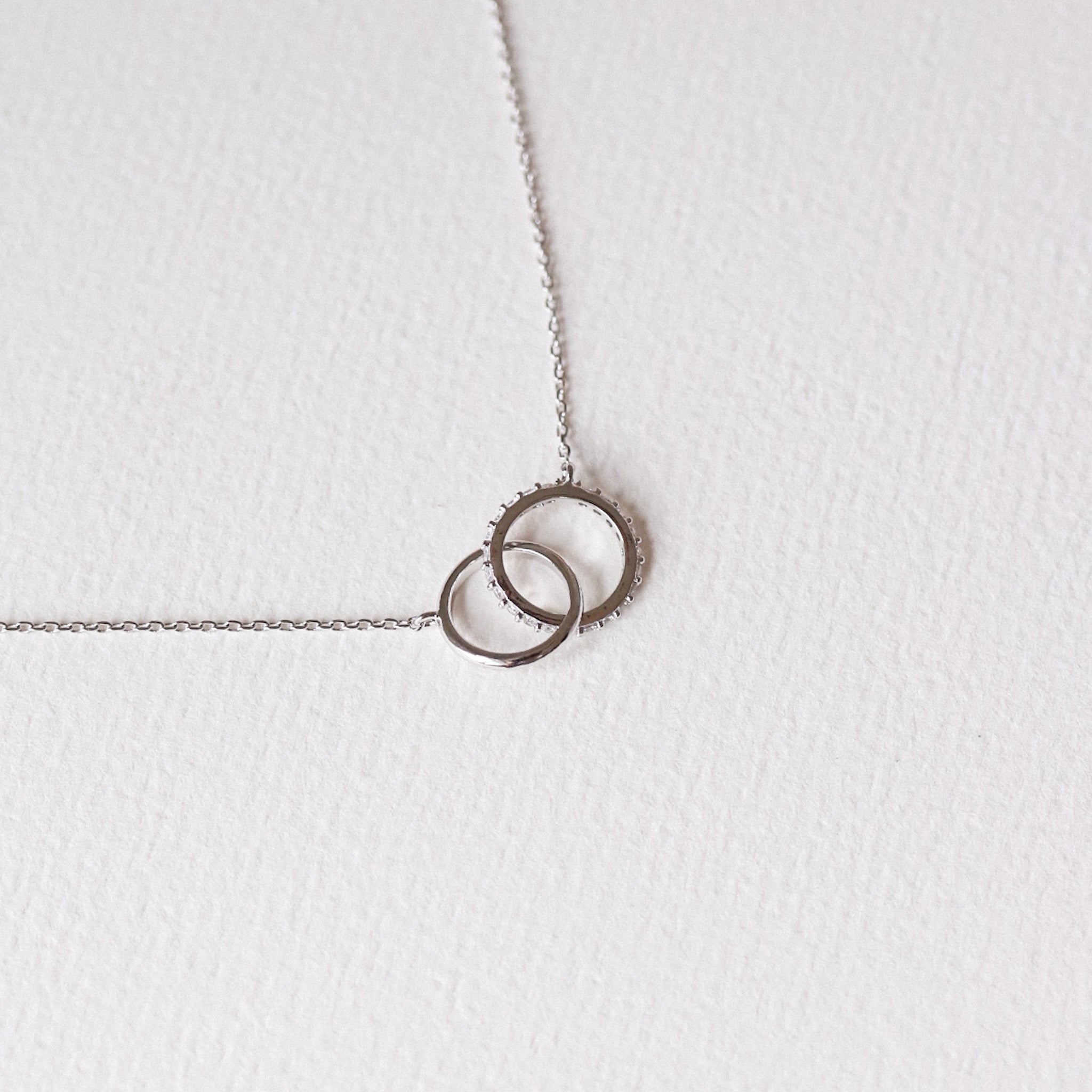 Circle Link necklace