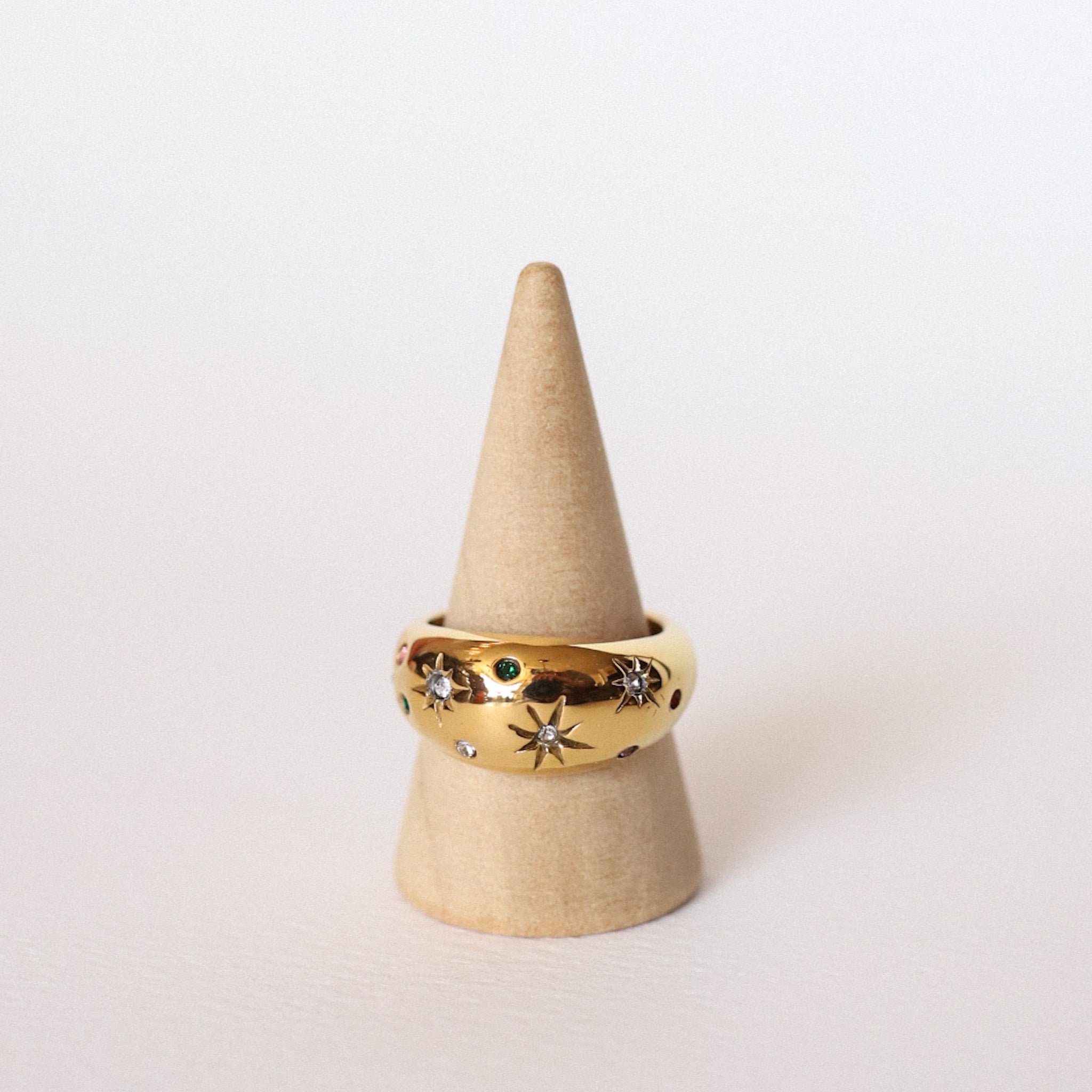 Angela 18K Gold Star Dome Ring
