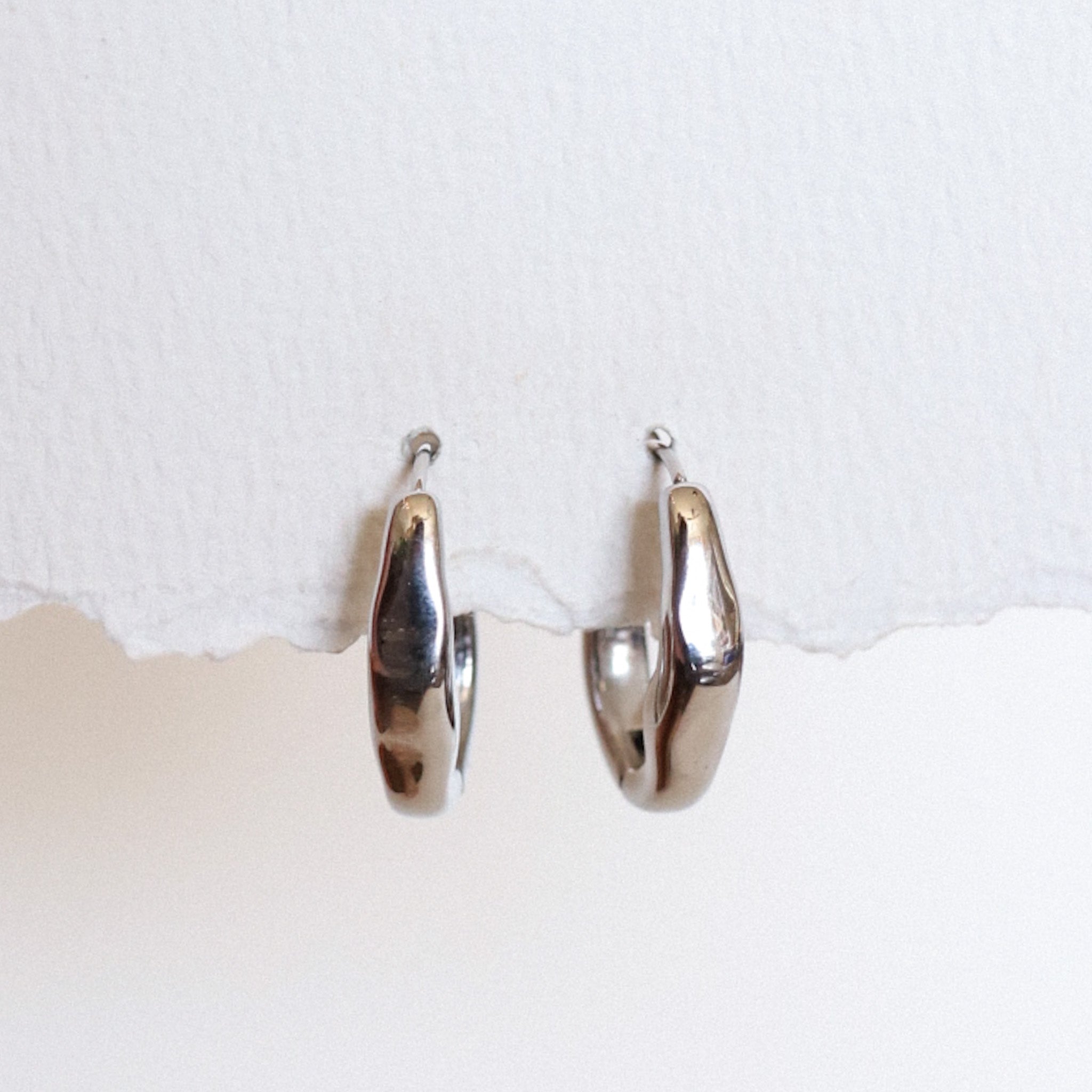 Darcy Oval Hoop Earring - Gold + Silver