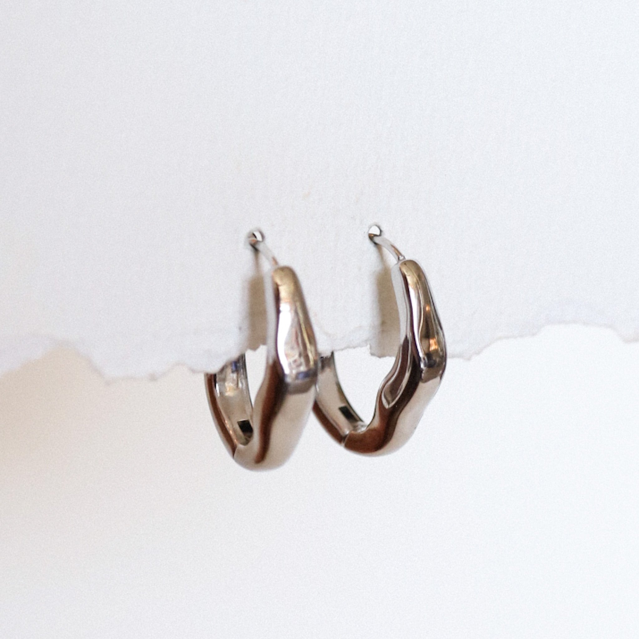 Darcy Oval Hoop Earring - Gold + Silver