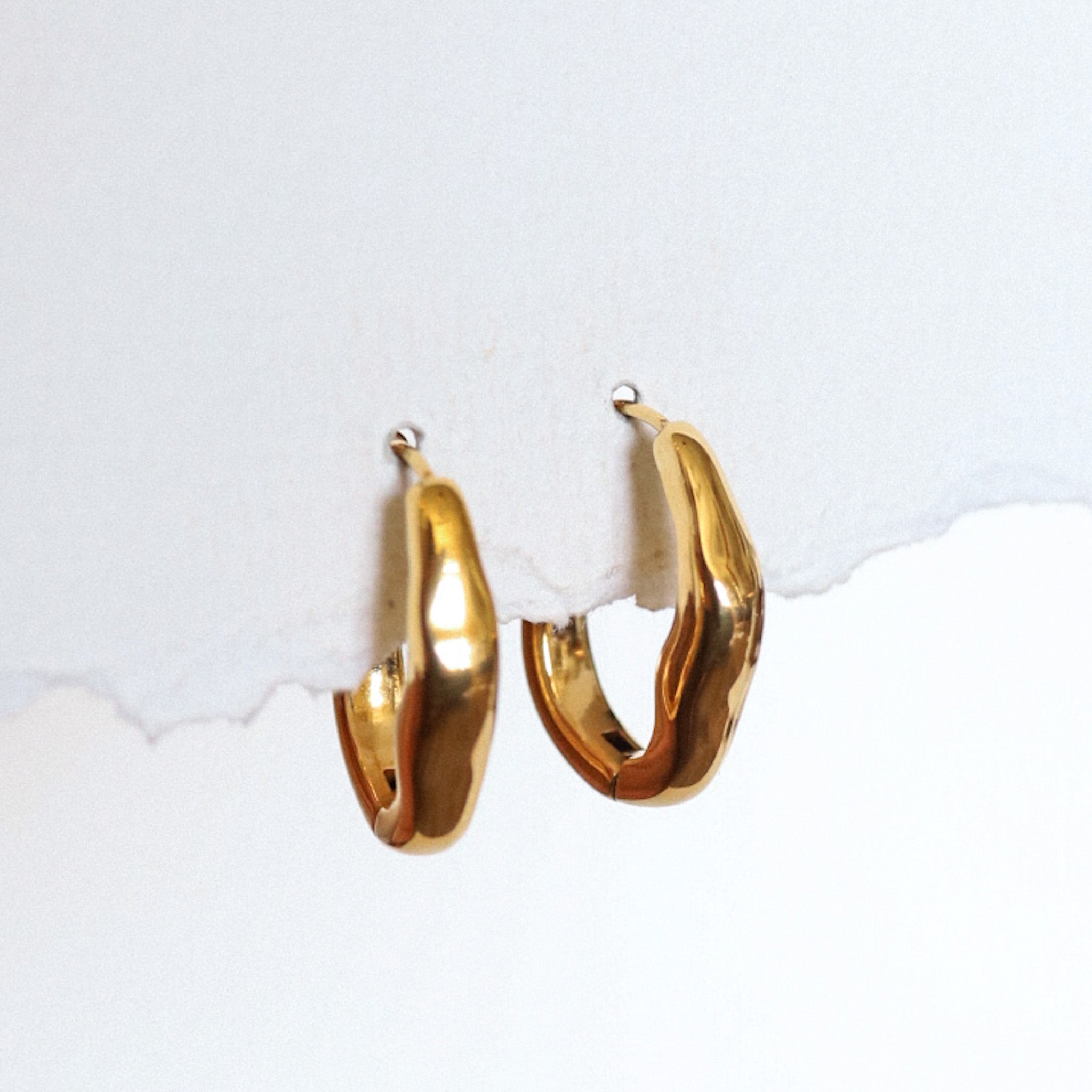Darcy Oval Hoop Earring - Gold + Silver