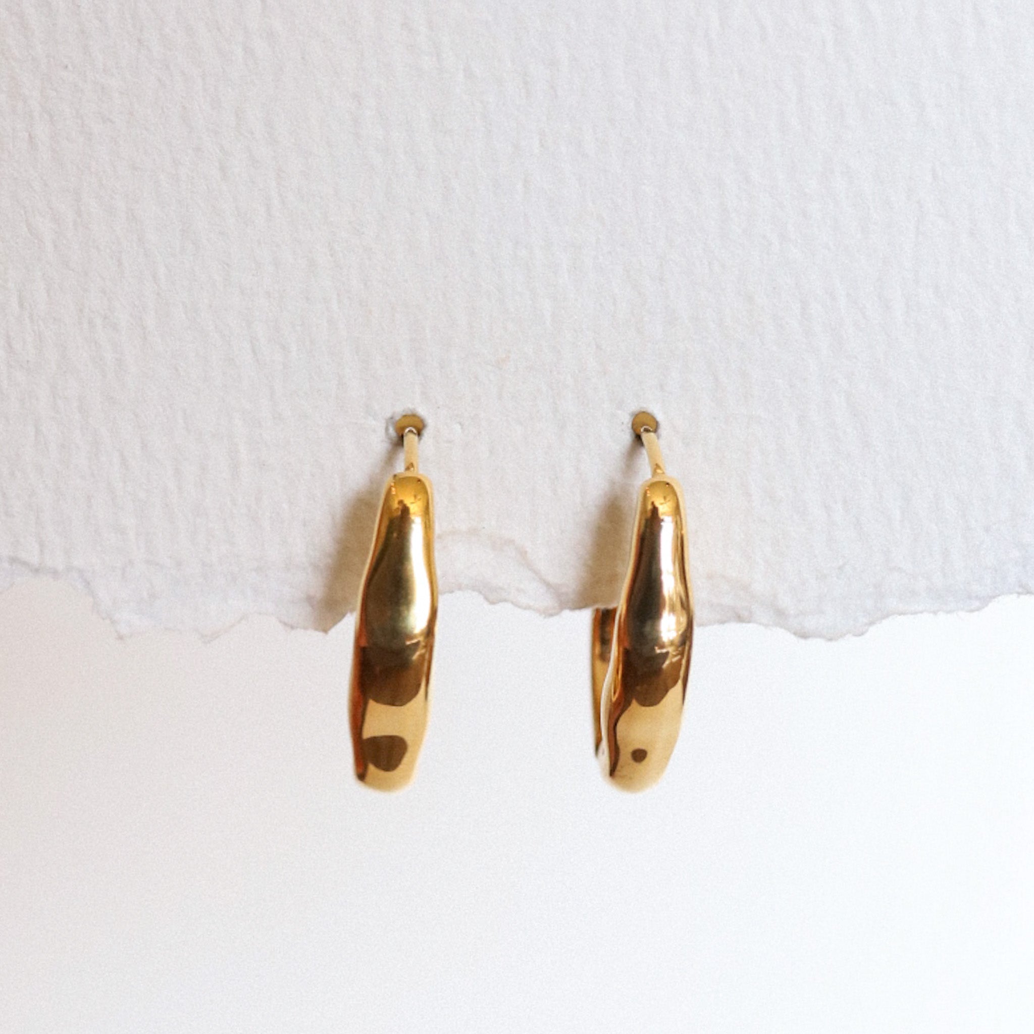 Darcy Oval Hoop Earring - Gold + Silver