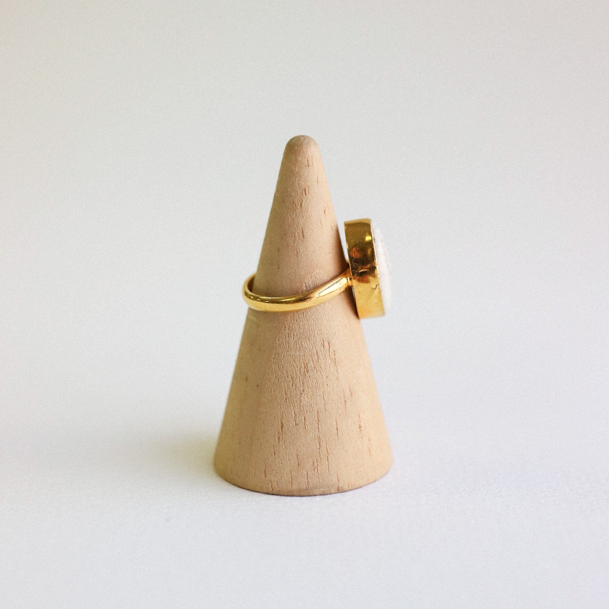 (6.5) Gold Plated Cowrie Sea Shell Ring