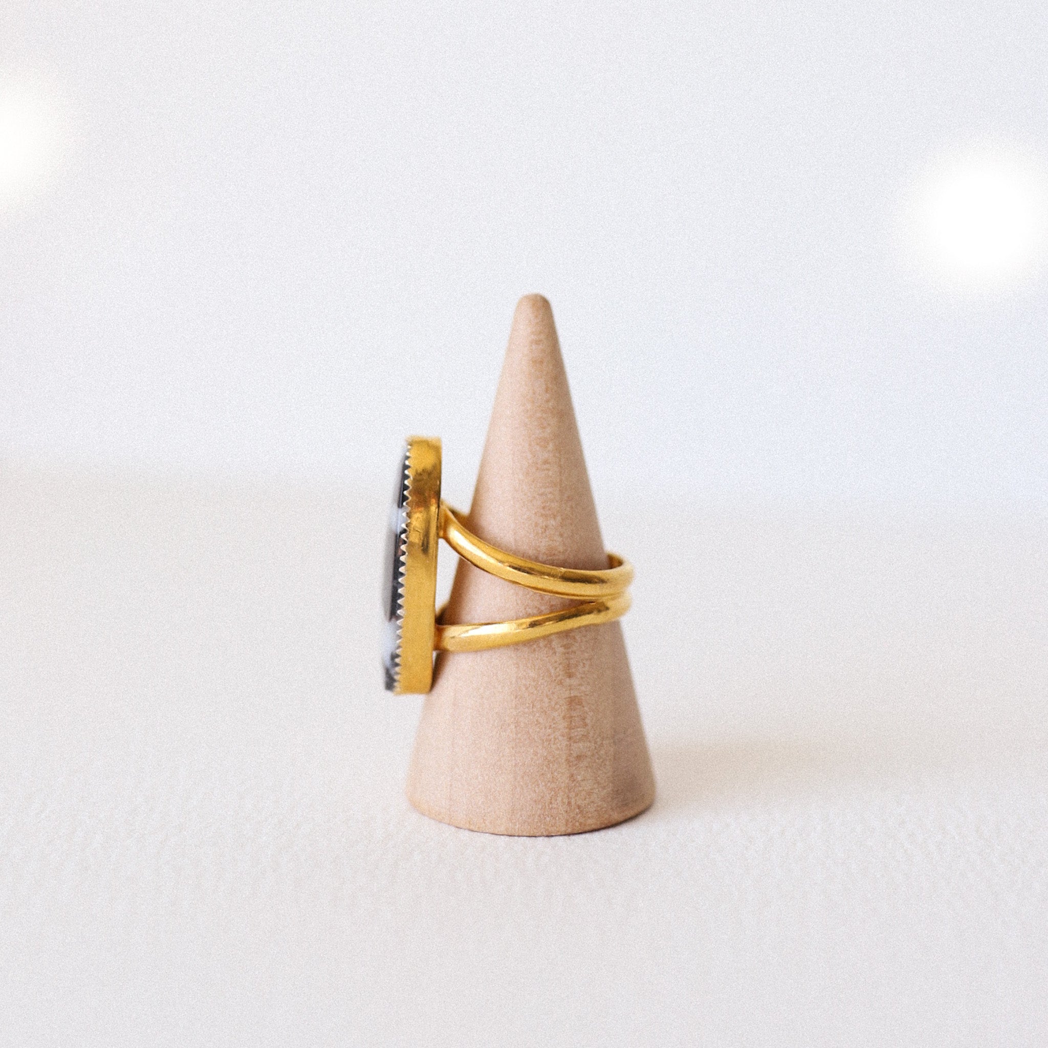 (6.5) Gold Plated Zebra Quartz Ring