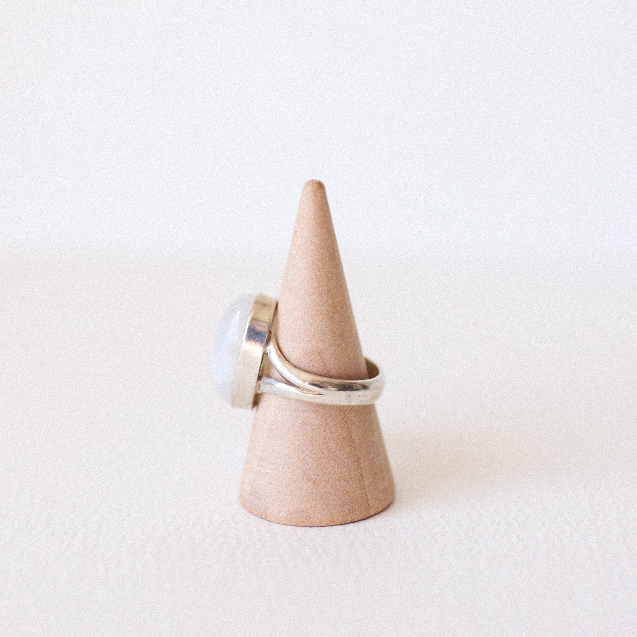 (6.75) Silver Moonstone Ring