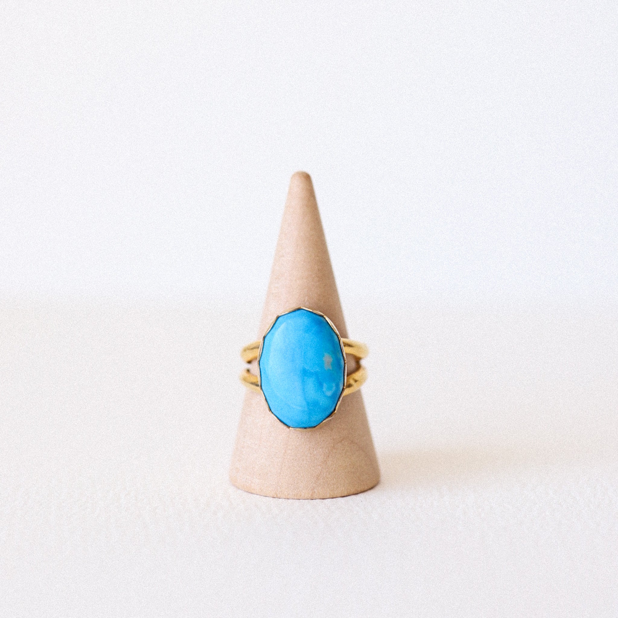 (8) Gold Plated Dyed Howlite Ring