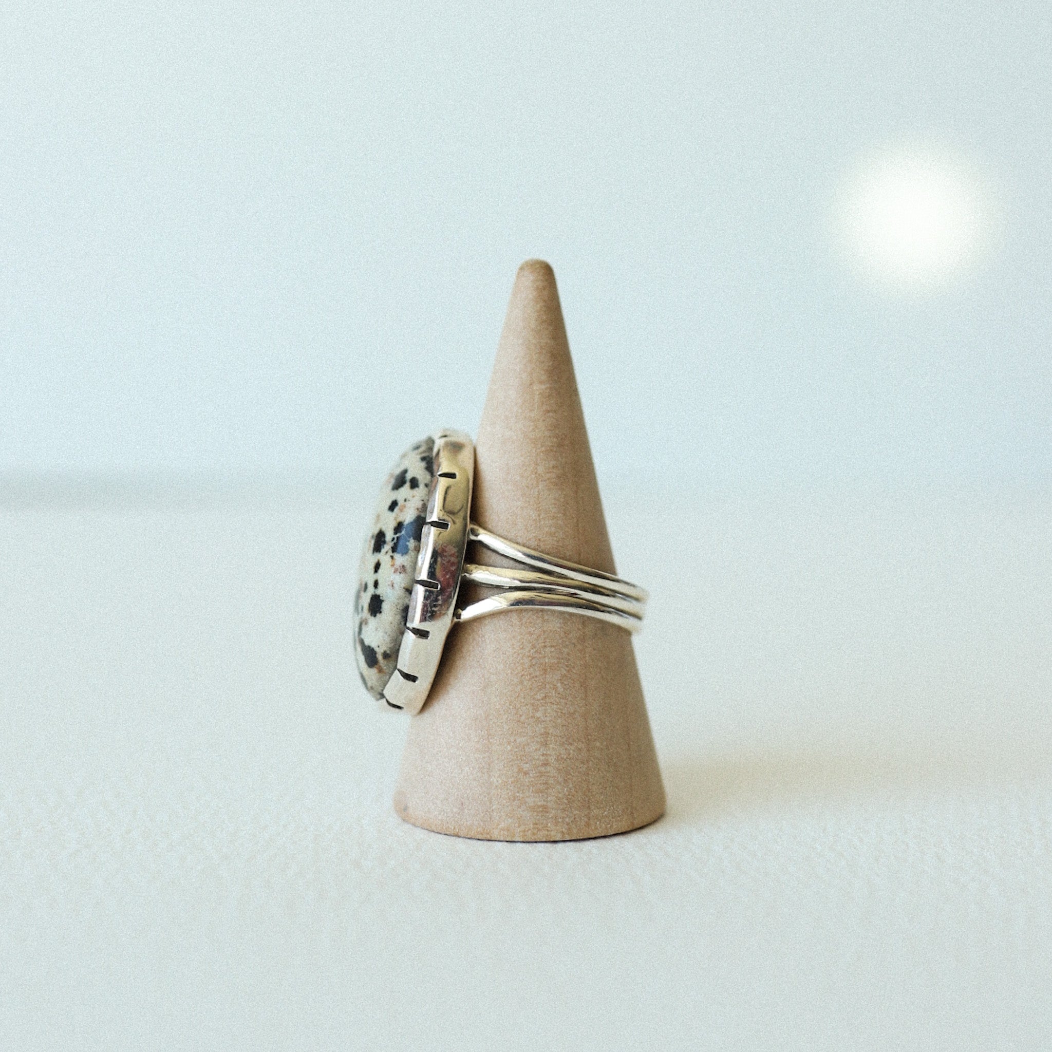 (7.5) Silver Dalmatian Jasper Gem Ring