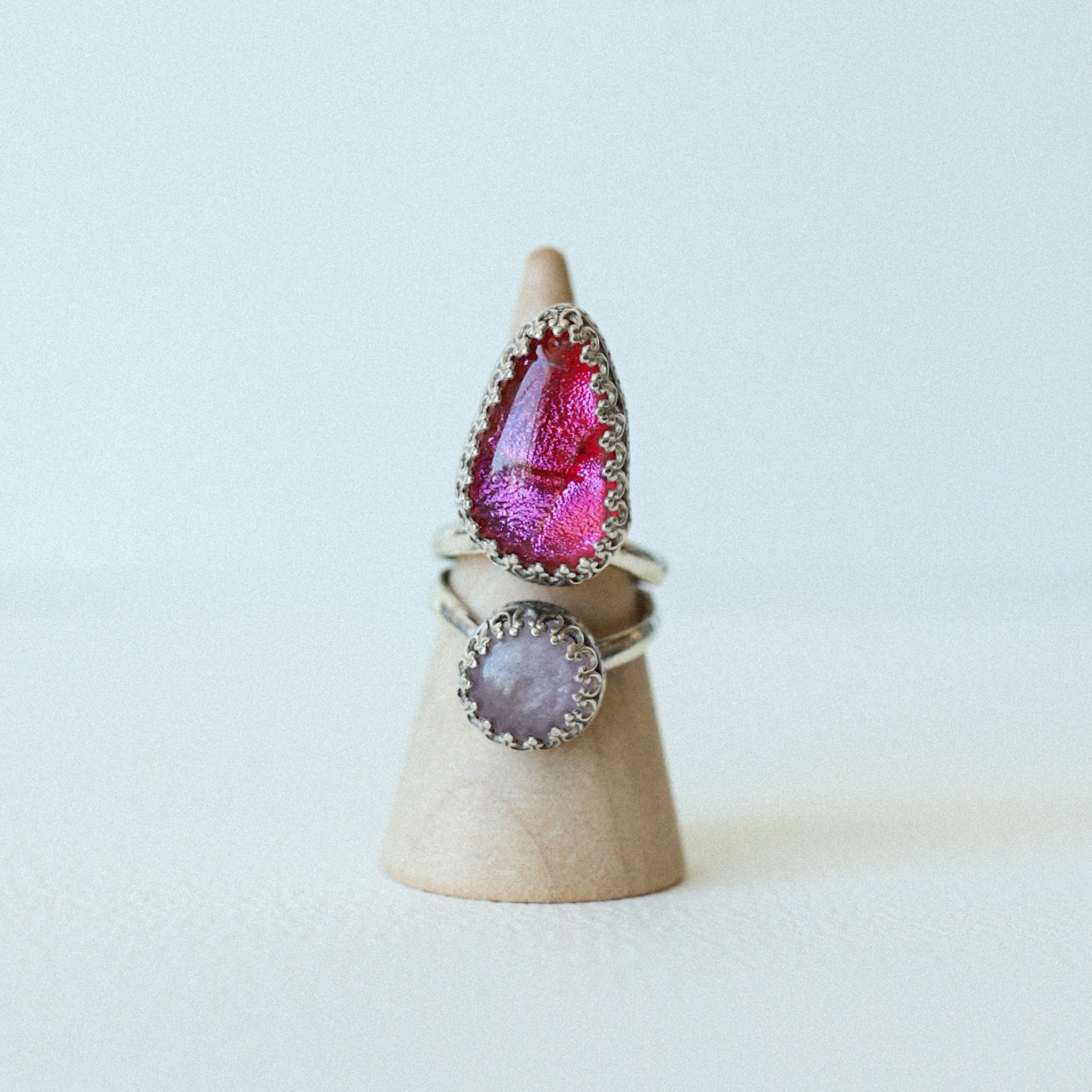 (5.5) Silver Kunzite and Glass Ring