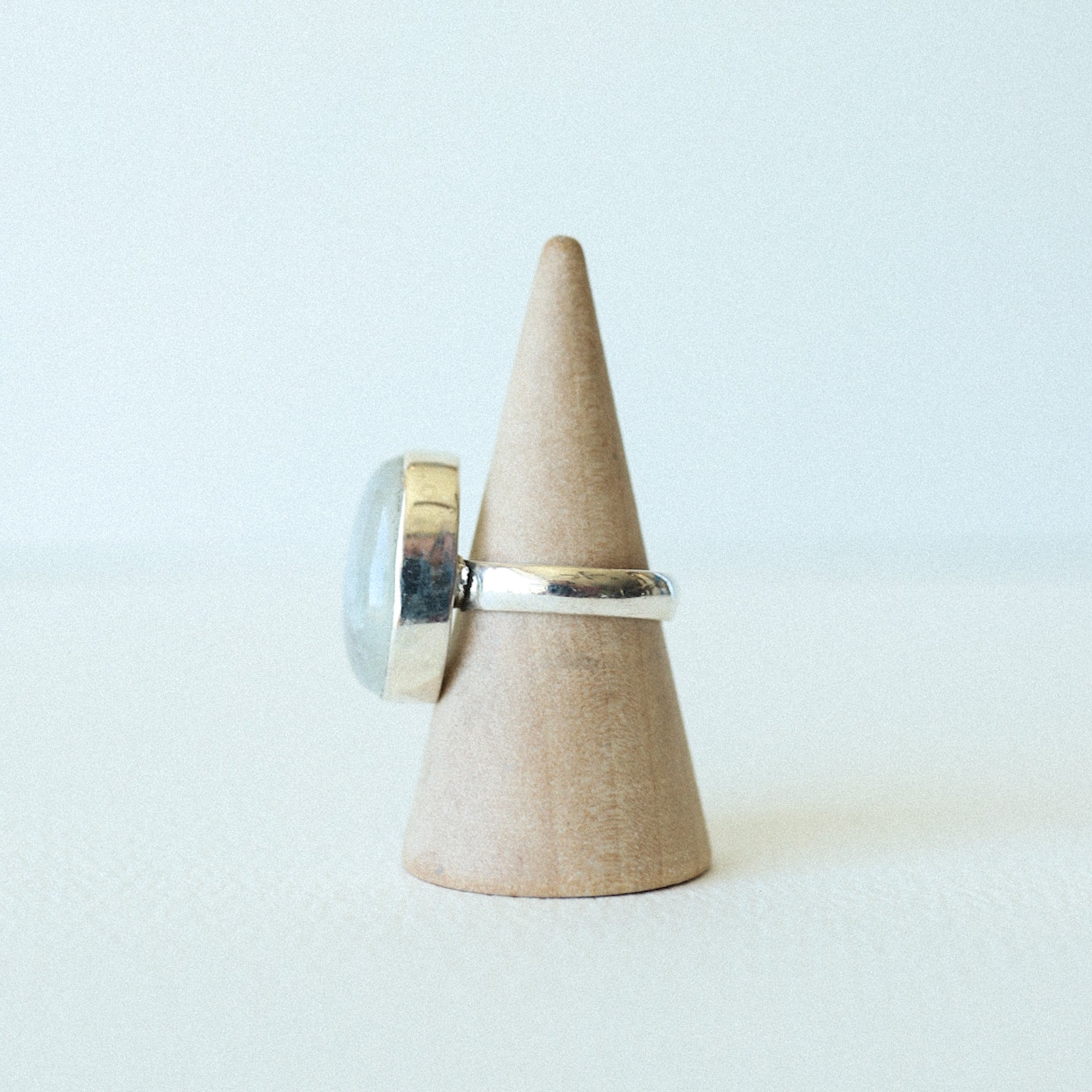 (5.75) Silver Rainbow Moonstone Gem Ring