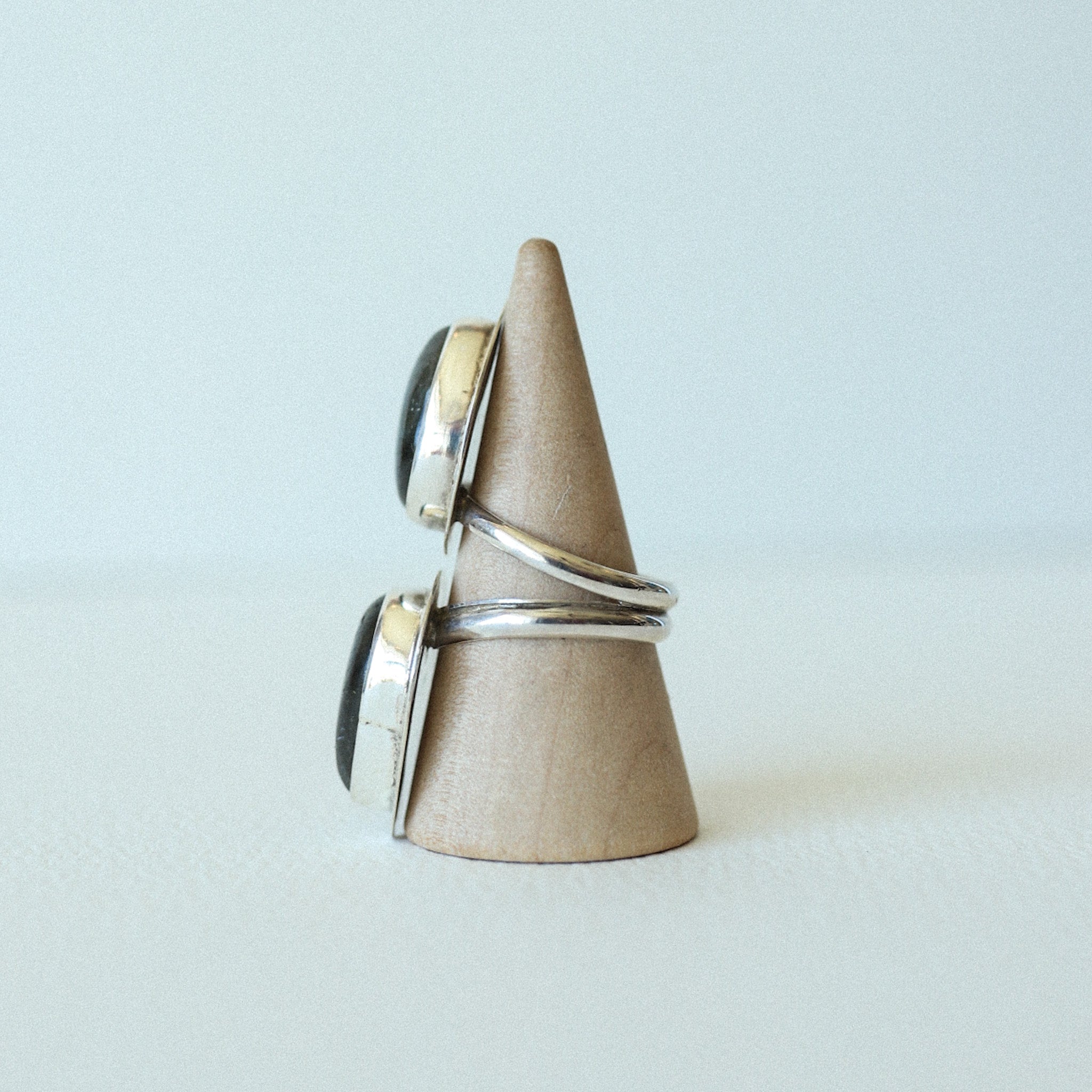 (7.25) Silver Labradorite Ring