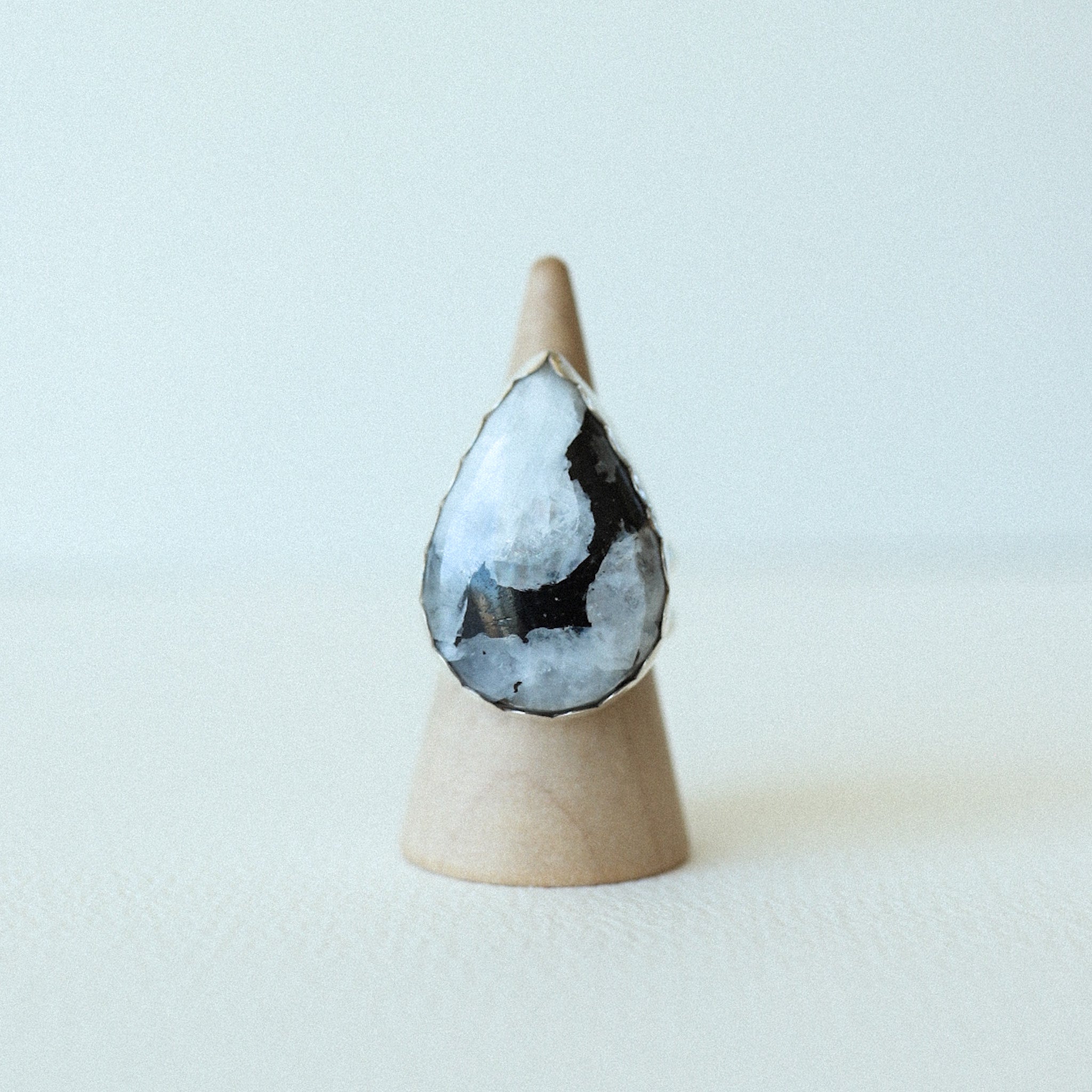 (6.5) Silver Rainbow Moonstone Ring
