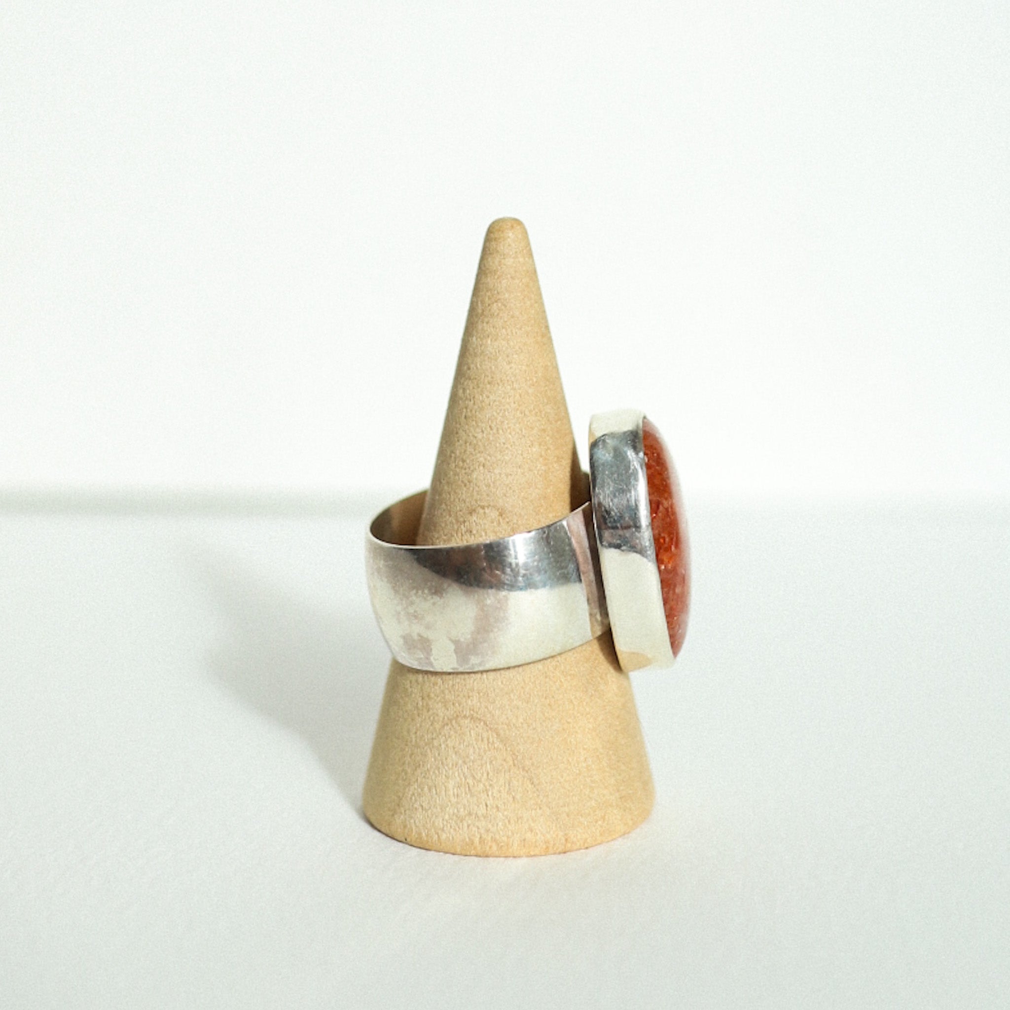 (7.5) Silver Sunstone Ring
