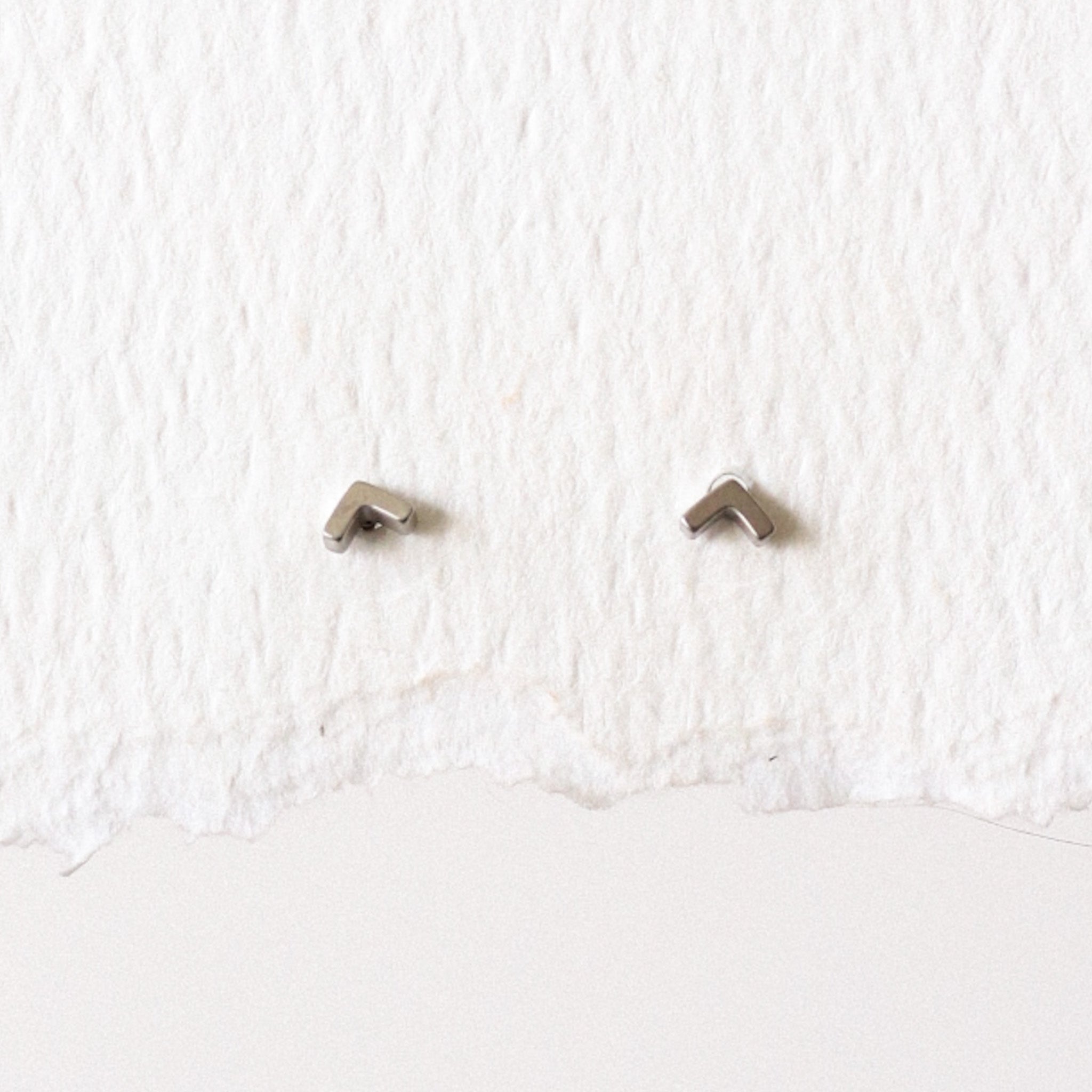 "V" Stud Threadless Earring - Silver or Gold