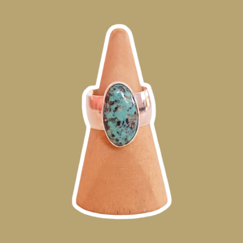 
            
                Load image into Gallery viewer, (7.75) Silver Turquoise Ring
            
        