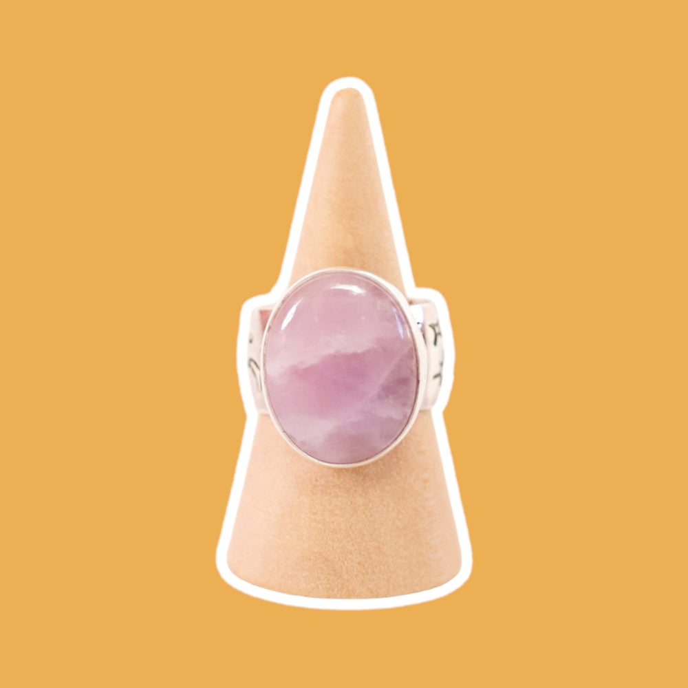 
            
                Load image into Gallery viewer, (6.25) Silver Kunzite Ring
            
        