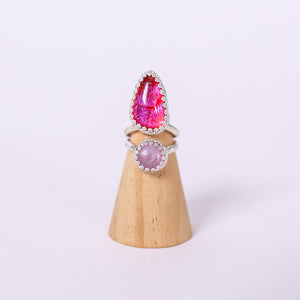 
            
                Load image into Gallery viewer, (5.5) Silver Kunzite and Glass Ring
            
        