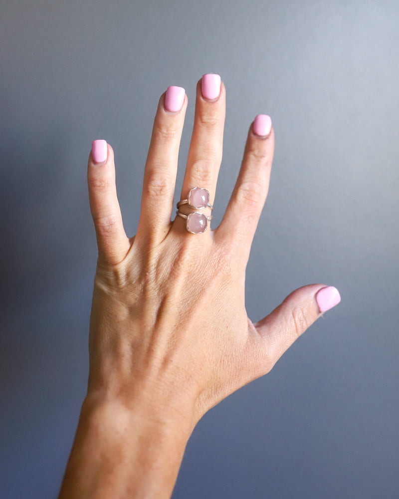 
            
                Load image into Gallery viewer, Silver Rose Quartz Ring
            
        